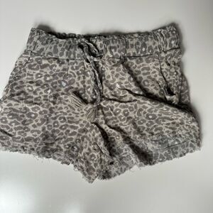 Rewash Gray Leopard Shorts size Medium